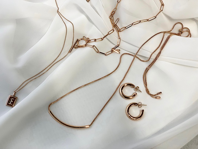 Long free necklace
