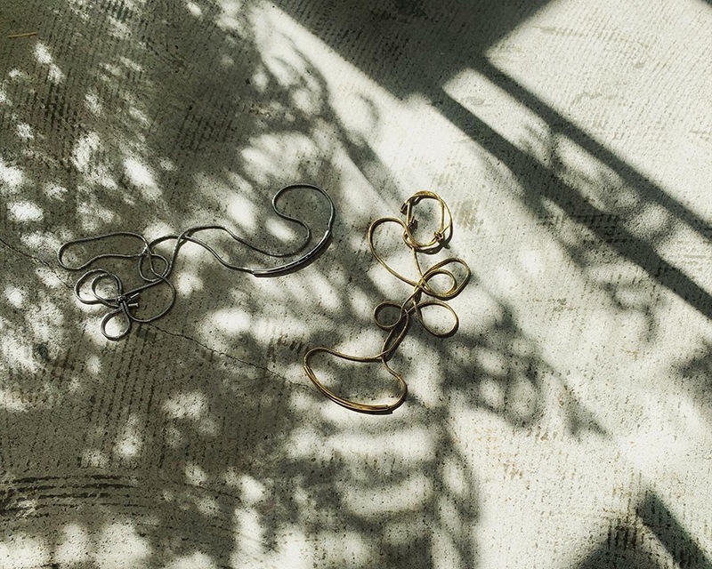 Long free necklace