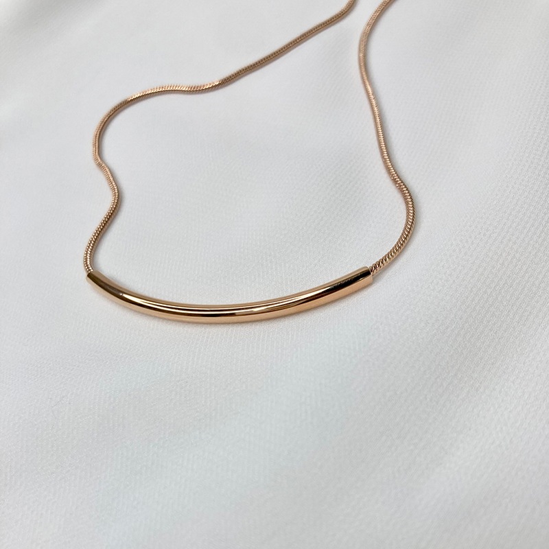 Long free necklace