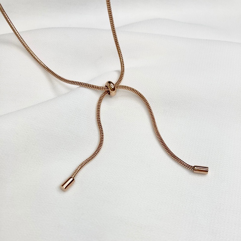 Long free necklace