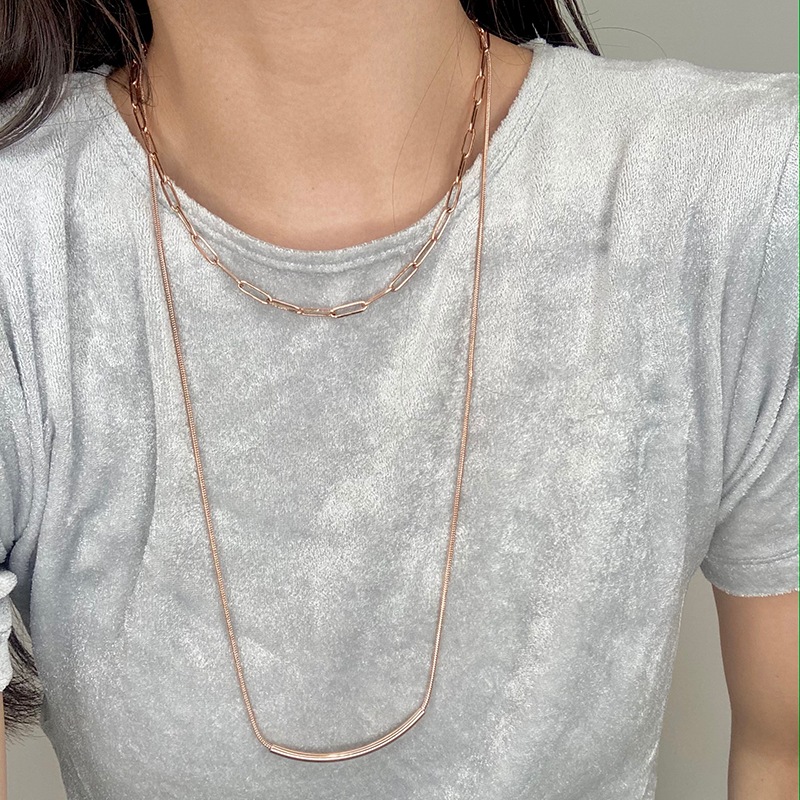 Long free necklace