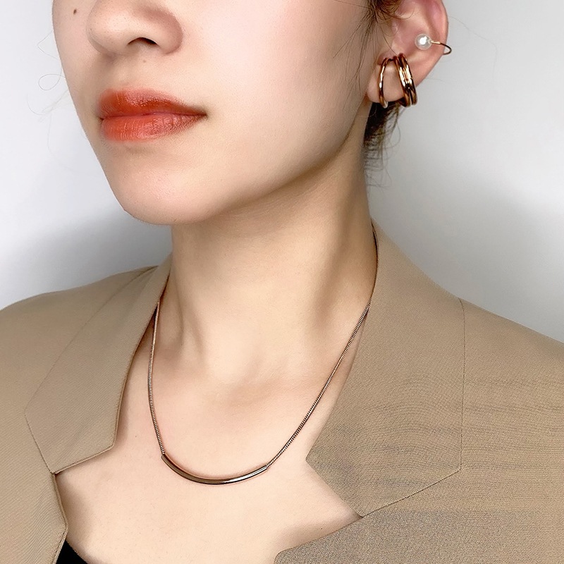 Long free necklace