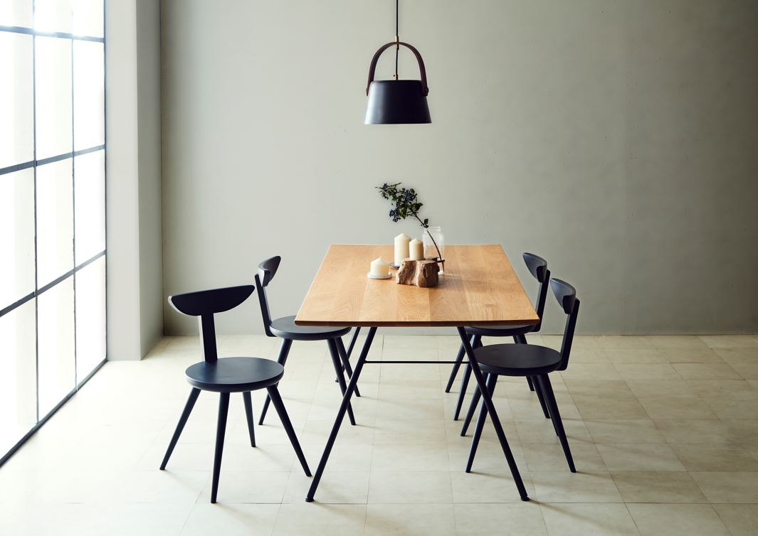 【チェア】DINING CHAIR KOMAKUSA〈関家具〉