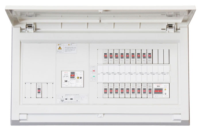 �e���p�[���H�� MAG310183IT2B2 ���d�V�X�e���Ή��Z��� ���t 100A 18+3