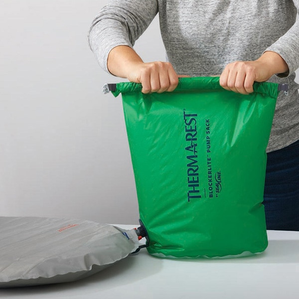 THERMAREST ウーバーライトRとブロッカーライトポンプサック THERMAREST(サーマレスト) ブロッカーライトポンプサック