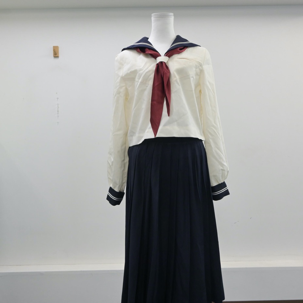 【中古】東京都 国学院久我山中学校 女子制服 5点(セーラー服・セーラー服・スカート)sf016003 メイン画像