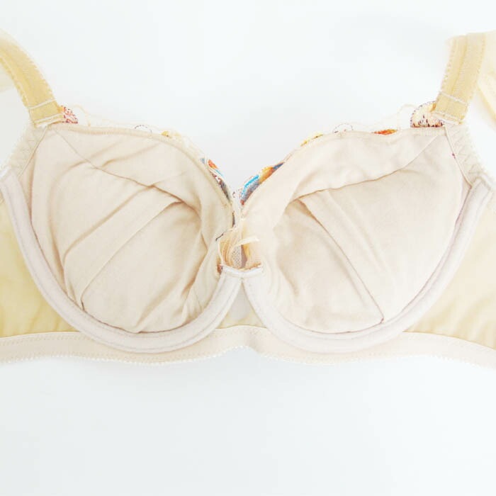 育乳ブラ 昼 チェスニービューティー CHASNEYBEAUTY WAKE UP BRA