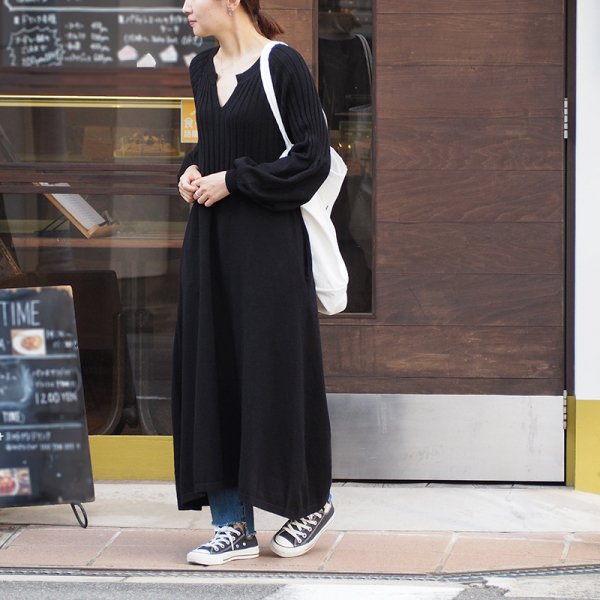 キーネックニットワンピース(black)