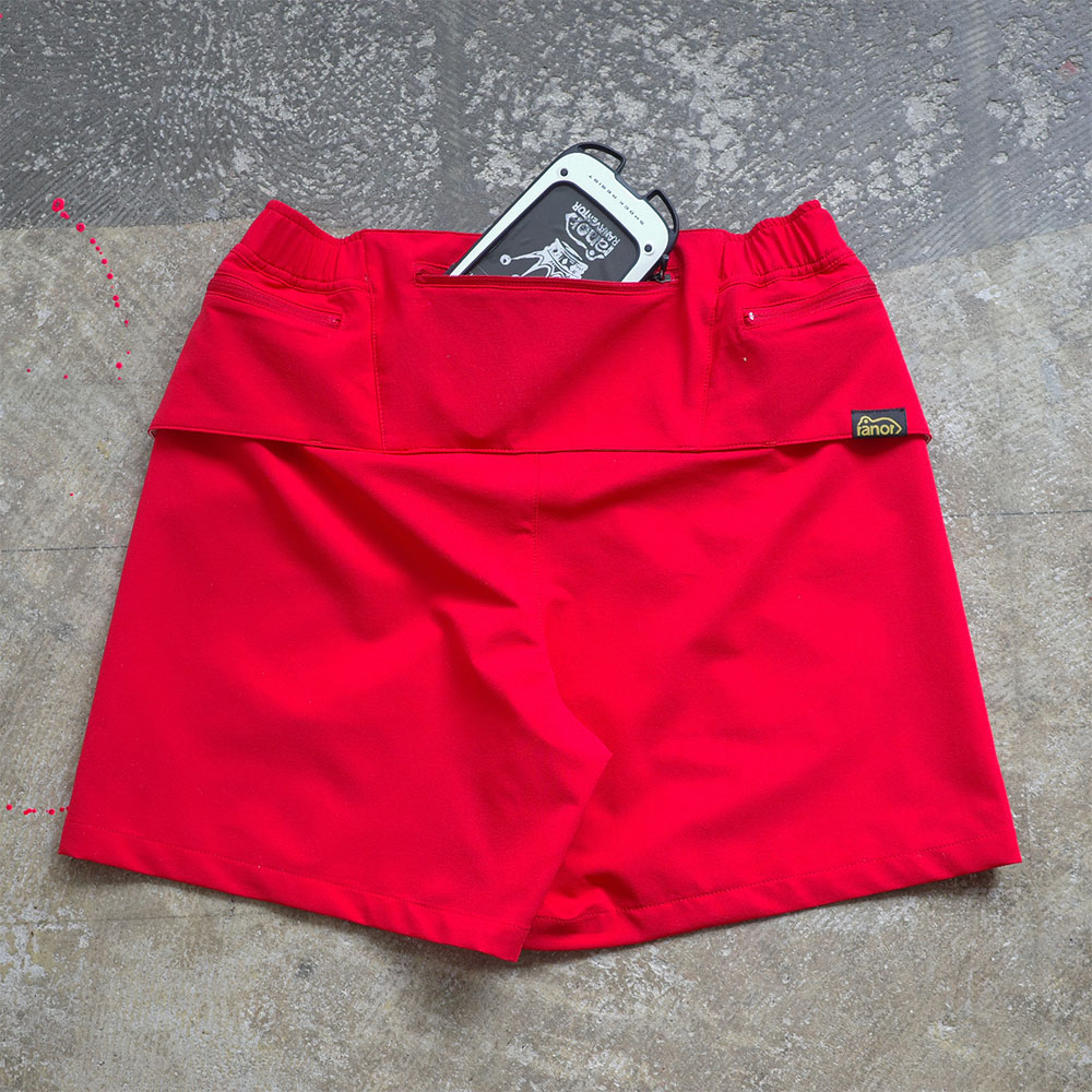 BASIC MIDDLE SHORTS