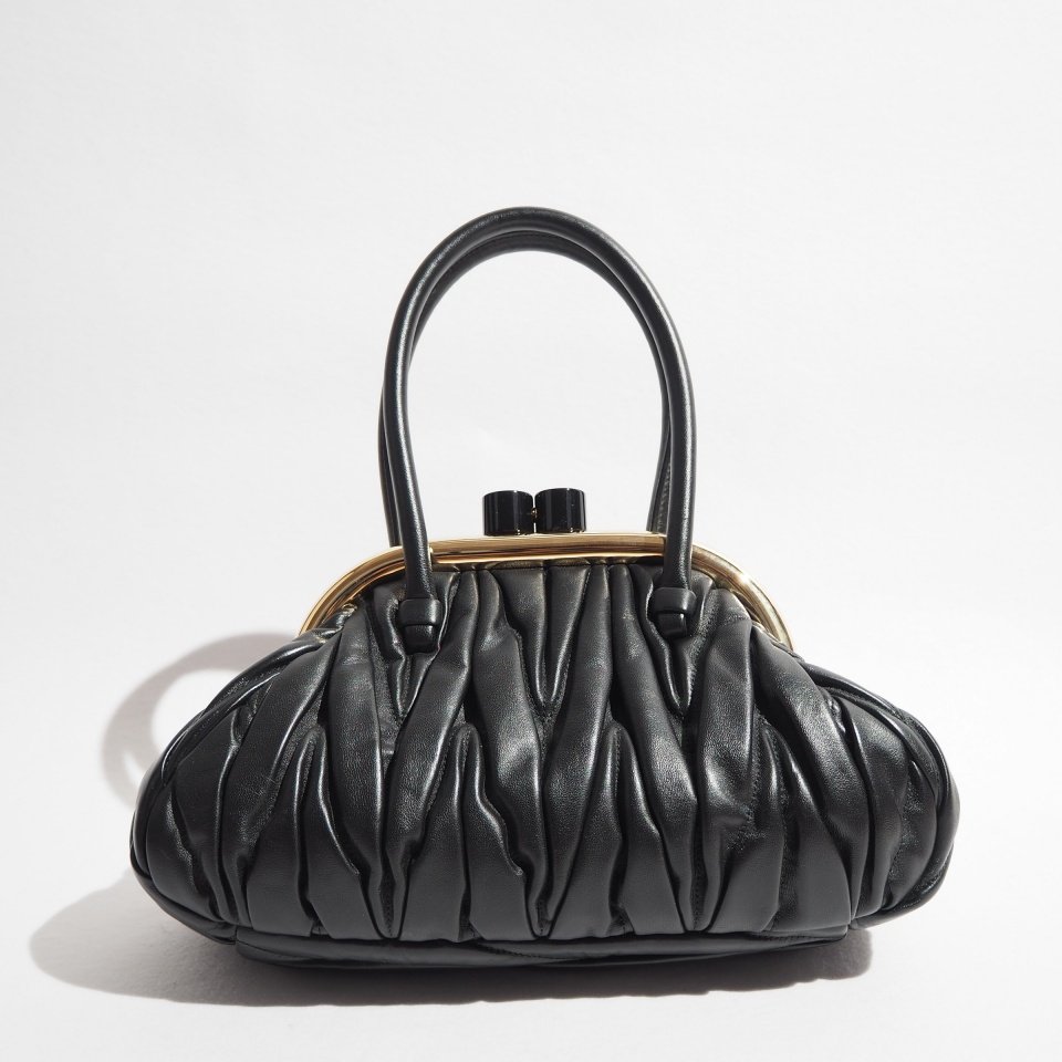 ♥ 限界価格 miu miu エナメル黒ビュー ♥ miu」の人気商品一覧 | 安い