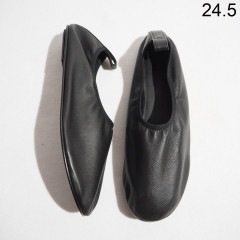 P2006P) THE ROW ������