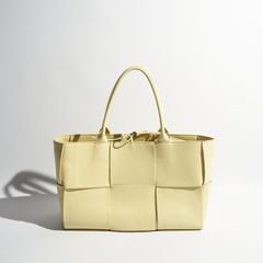 C5330P) BOTTEGA VENETA �ܥåƥ������ͥ�