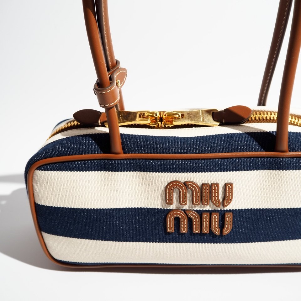 R4235P) MIU MIU �ߥ奦�ߥ奦