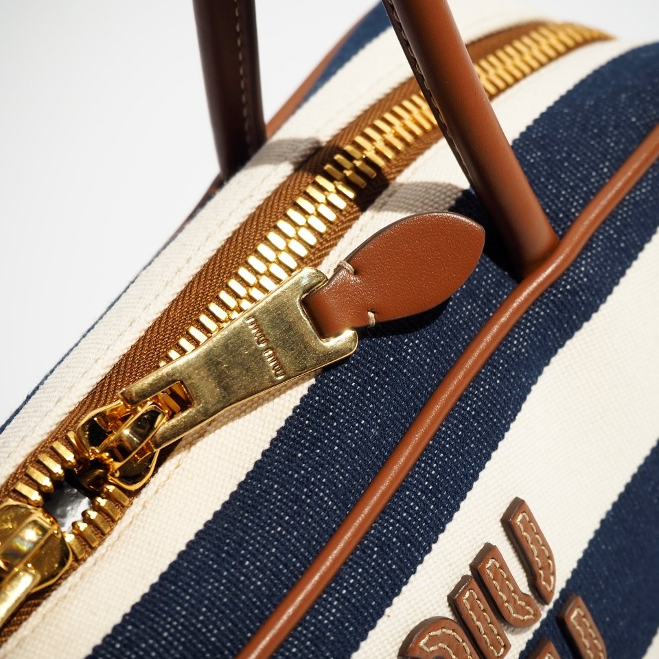 R4235P) MIU MIU �ߥ奦�ߥ奦