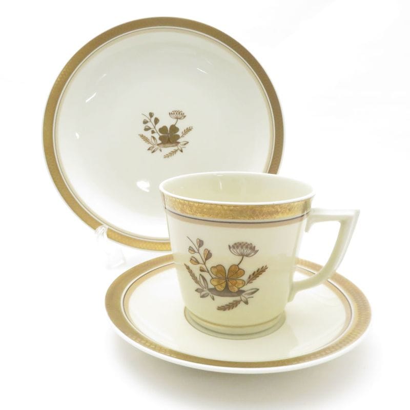 美品 ROYAL COPENHAGEN ロイヤルコペンハーゲン ゴールデンクローバー カップ＆ソーサー 中皿 2点 トリオ デザートプレート パン ケーキ SU8446F 【中古】