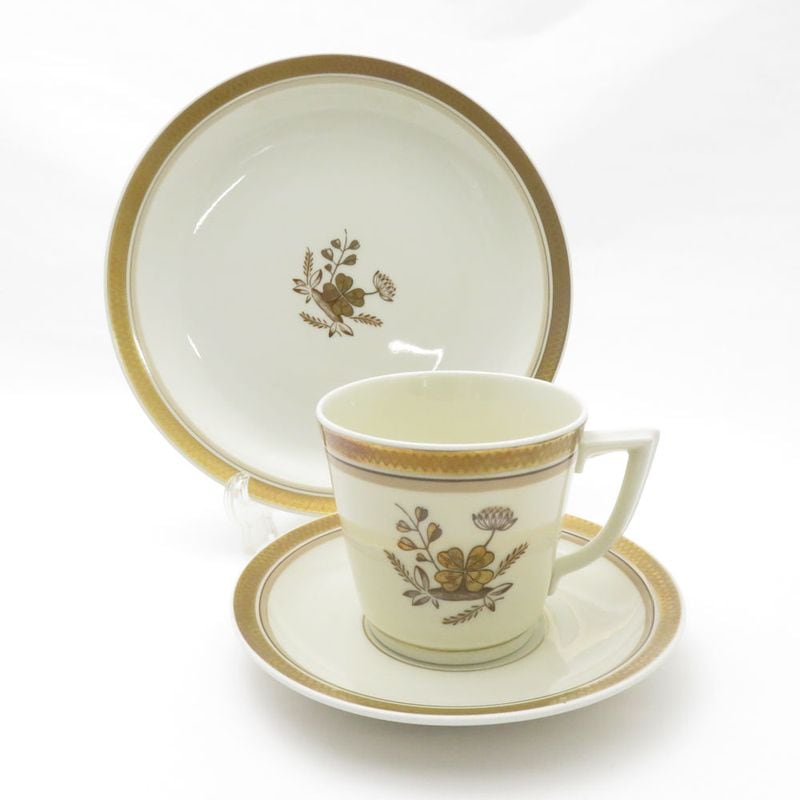 美品 ROYAL COPENHAGEN ロイヤルコペンハーゲン ゴールデンクローバー カップ＆ソーサー 中皿 2点 トリオ デザートプレート パン ケーキ SU8456F 【中古】