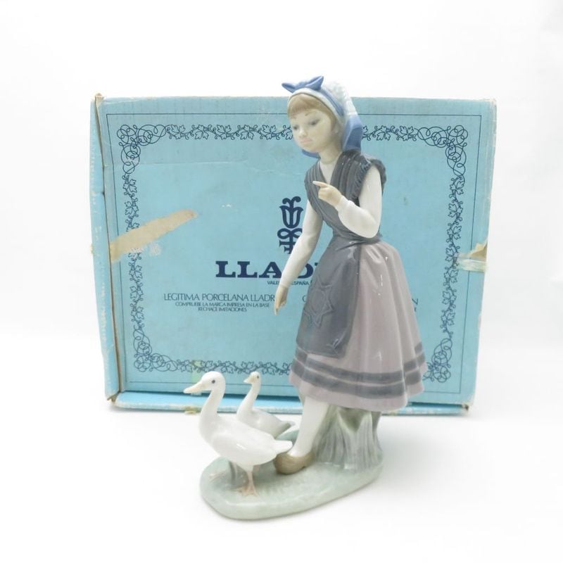 LLADRO リヤドロ 5202 少女アラセリーと2匹のアヒル フィギュリン 1点 ポーセリン 置物 陶器人形 オブジェ インテリア 廃盤 SU13181D2 【中古】