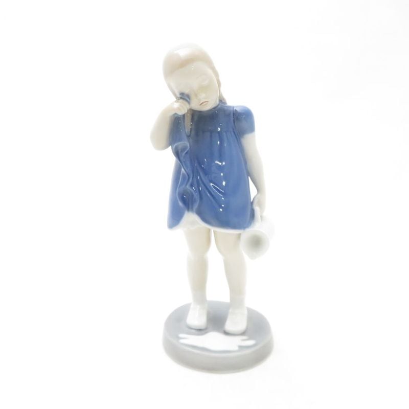 美品 ROYAL COPENHAGEN ロイヤルコペンハーゲン Spilt Milk こぼれたミルク フィギュリン 置物 陶器人形 少女 女の子 デンマーク SC11076G2 【中古】