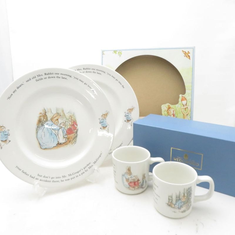 未使用 WEDGWOOD ウェッジウッド ピーターラビット マグカップ 大皿 4点 セット 25cmプレート ディナー SM5176V2 【中古】