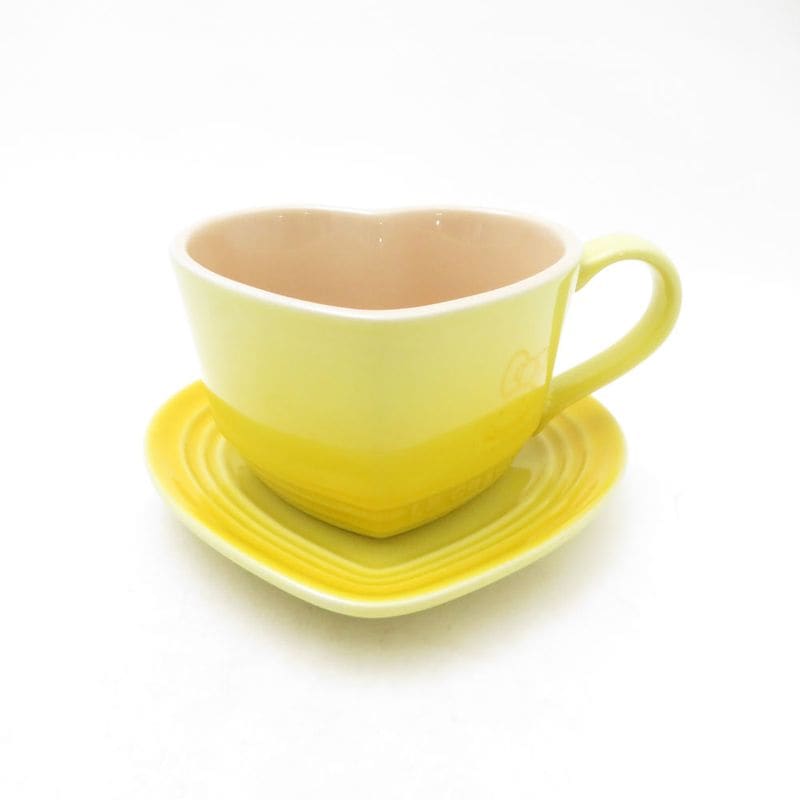 未使用 Le Creuset ルクルーゼ ハローキティ 誕生35周年 ハートマグ＆トレイ 1客 ストーンウェア キティちゃん カップ＆ソーサー SC11092L2 【中古】