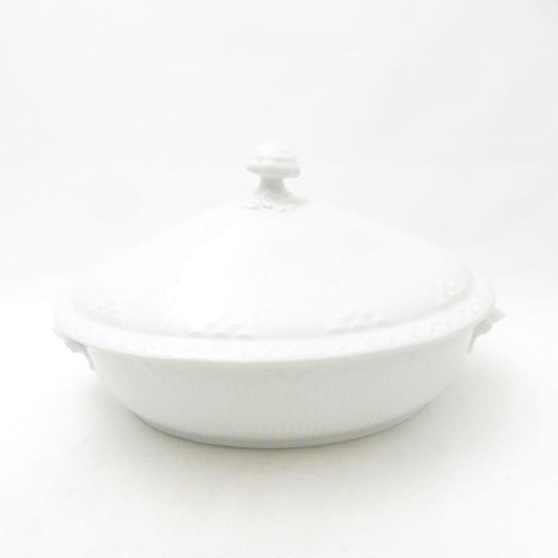 美品 ROYAL COPENHAGEN ロイヤルコペンハーゲン ホワイトフルーテッドハーフレース ベジタブルボウル 蓋付 オーバル チューリン 容器 SC11182B2 【中古】