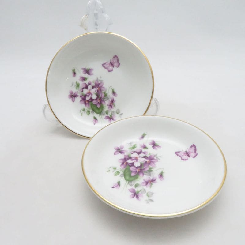 美品 Aynsley エインズレイ イングリッシュバイオレット 小皿 2枚 ペア 11cmプレート 金彩 英国 すみれ 蝶 SU14639L1 【中古】