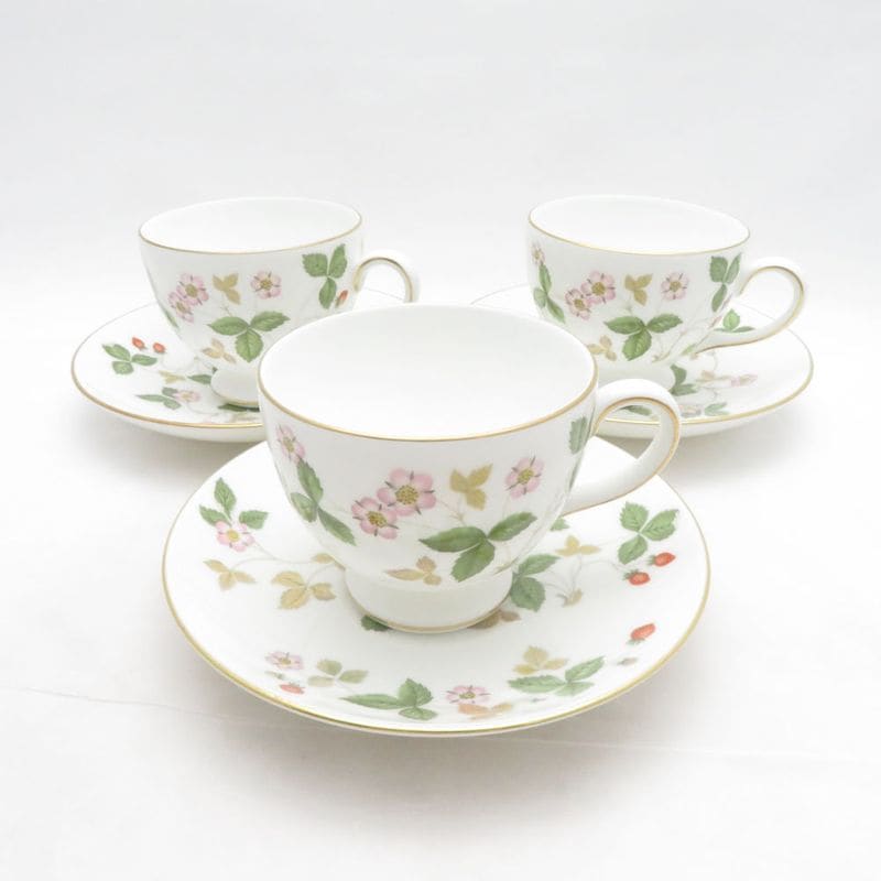 美品 WEDGWOOD ウェッジウッド ワイルドストロベリー ティーカップ＆ソーサー 3客 セット リー 黒壺 金彩 英国 紅茶 SU14393B3 【中古】