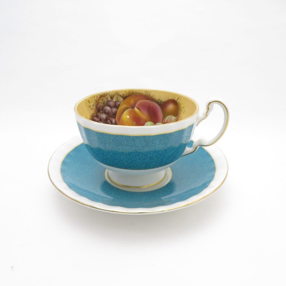 美品 Aynsley エインズレイ オーチャードゴールド ティーカップ＆ソーサー 英国 金彩 SU7682S 【中古】