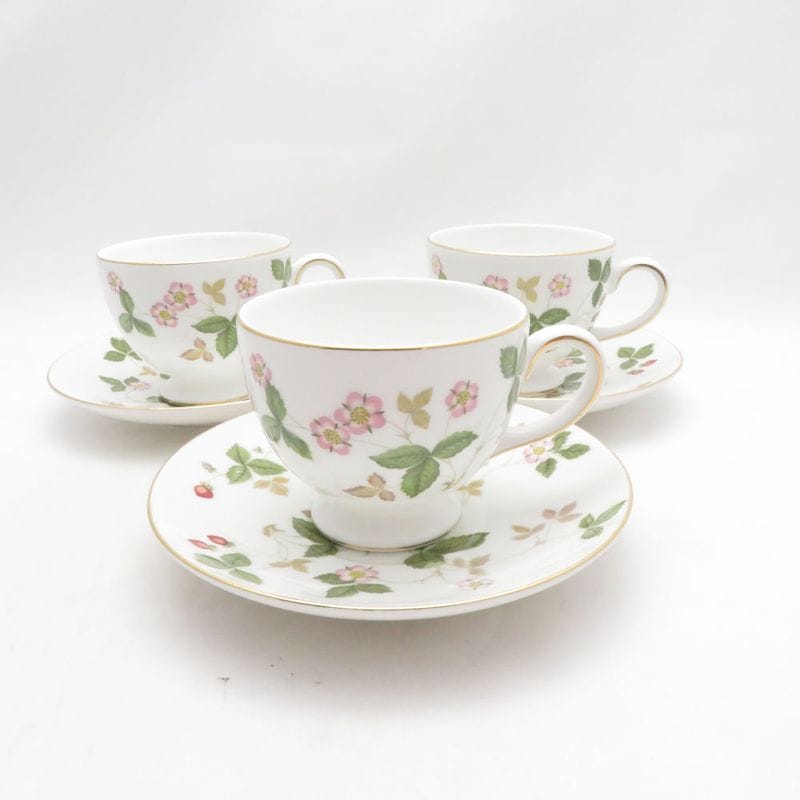 美品 WEDGWOOD ウェッジウッド ワイルドストロベリー カップ＆ソーサー 3客 セット リー SM5683S2 【中古】