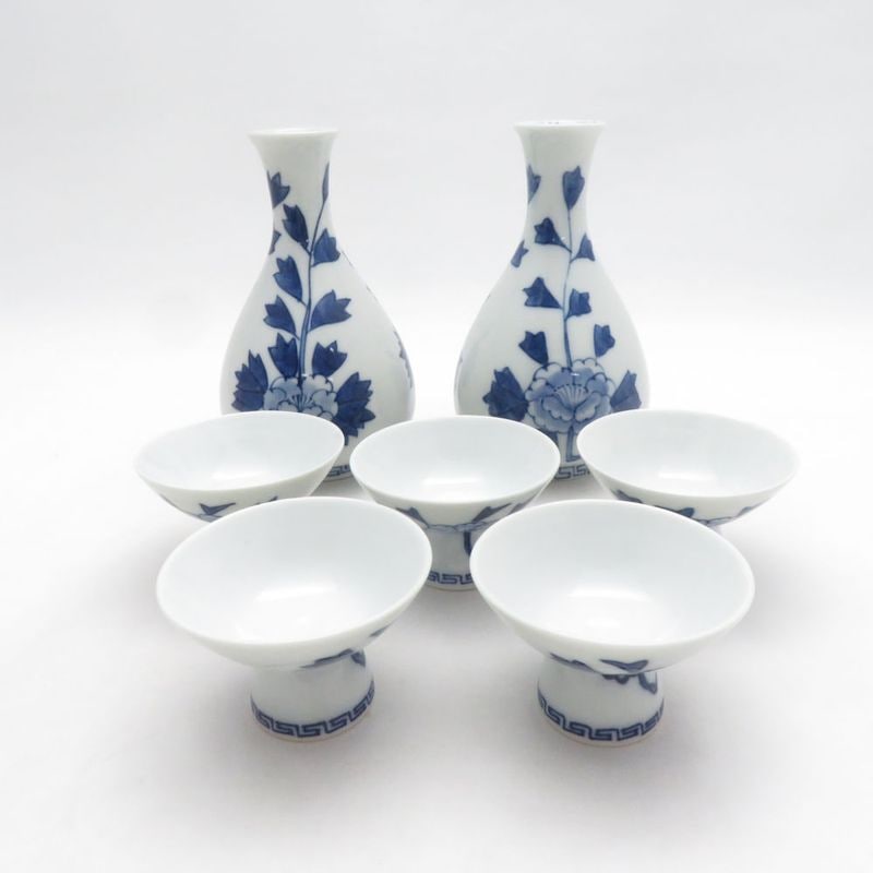 美品 源右衛門窯 染付牡丹絵 徳利 おちょこ 7点 セット 酒器 盃 有田焼 和食器 SU14763V2 【中古】