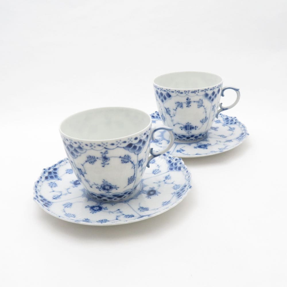 美品 ROYAL COPENHAGEN ロイヤルコペンハーゲン ブルーフルーテッド フルレース 1035 カップ＆ソーサー 2客 ペア コーヒー デミタス モカ SU7925D 【中古】