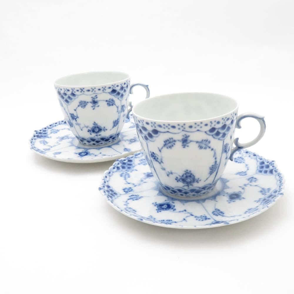 美品 ROYAL COPENHAGEN ロイヤルコペンハーゲン ブルーフルーテッド フルレース 1035 カップ＆ソーサー 2客 ペア コーヒー デミタス モカ SU7926D 【中古】