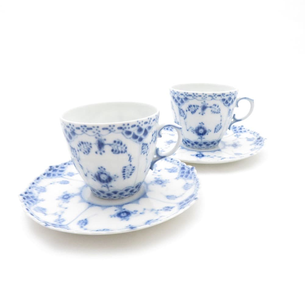 美品 ROYAL COPENHAGEN ロイヤルコペンハーゲン ブルーフルーテッド フルレース 1035 カップ＆ソーサー 2客 ペア コーヒー デミタス モカ SU7927D 【中古】