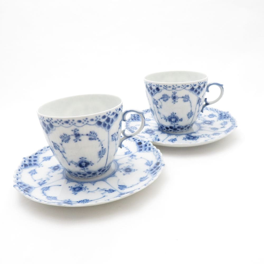 美品 ROYAL COPENHAGEN ロイヤルコペンハーゲン ブルーフルーテッド フルレース 1035 カップ＆ソーサー 2客 ペア コーヒー デミタス モカ SU7928D 【中古】
