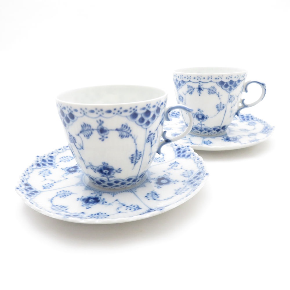 美品 ROYAL COPENHAGEN ロイヤルコペンハーゲン ブルーフルーテッド フルレース 1035 カップ＆ソーサー 2客 ペア コーヒー デミタス モカ SU7929D 【中古】