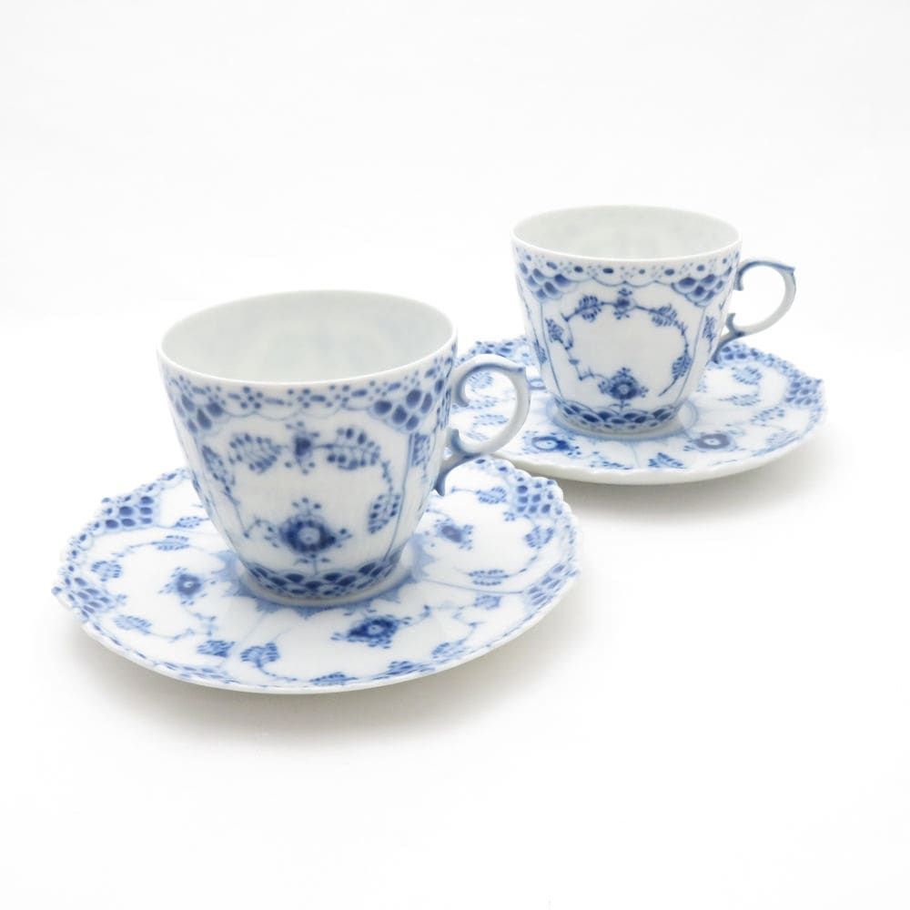 美品 ROYAL COPENHAGEN ロイヤルコペンハーゲン ブルーフルーテッド フルレース 1035 カップ＆ソーサー 2客 ペア コーヒー デミタス モカ SU7931D 【中古】