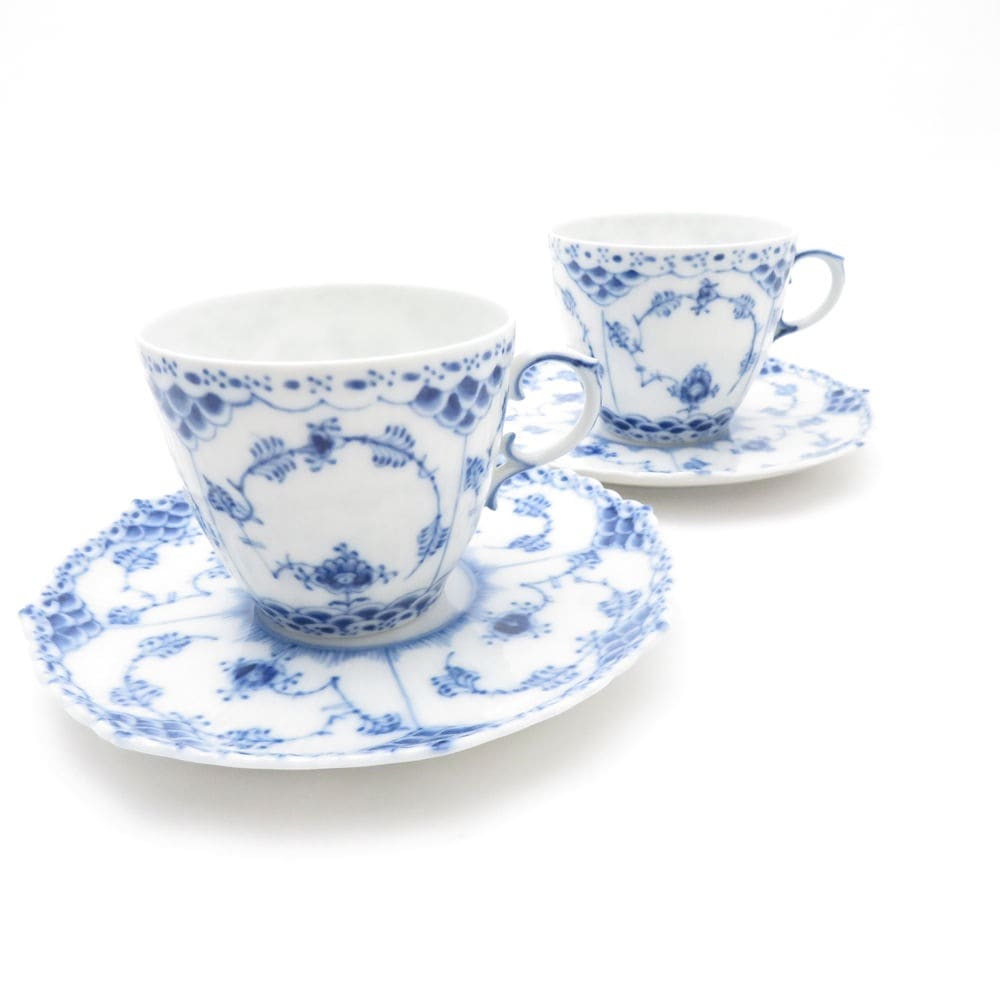 美品 ROYAL COPENHAGEN ロイヤルコペンハーゲン ブルーフルーテッド フルレース 1035 カップ＆ソーサー 2客 ペア コーヒー デミタス モカ SU7932D 【中古】