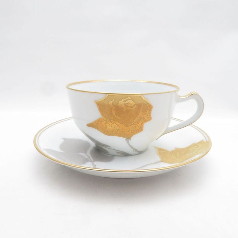 美品 OKURA 大倉陶園 金蝕バラ カップ＆ソーサー 薔薇 金彩 ティー コーヒー SM5654P1 【中古】