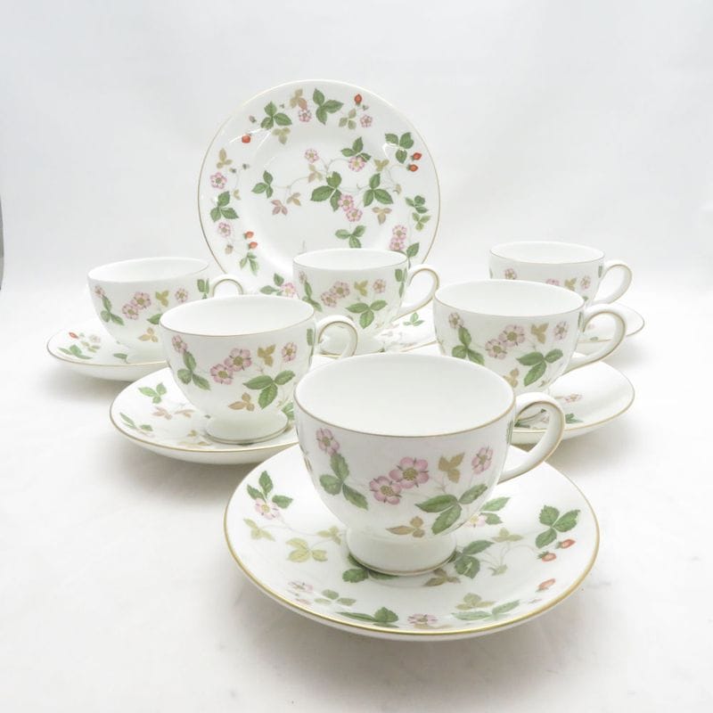 WEDGWOOD ウェッジウッド ワイルドストロベリー カップ＆ソーサー 中皿 7点 セット 20cmプレート 紅茶 コーヒー ティー SO4293J1 【中古】