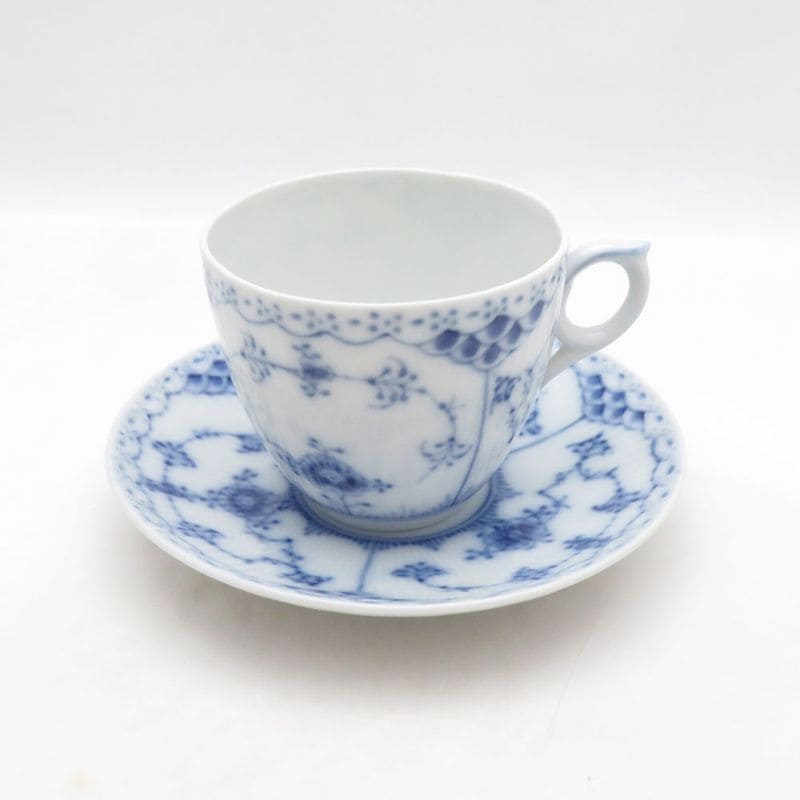 美品 ROYAL COPENHAGEN ロイヤルコペンハーゲン ブルーフルーテッドハーフレース コーヒーカップ＆ソーサー 珈琲 SO4513C2 【中古】