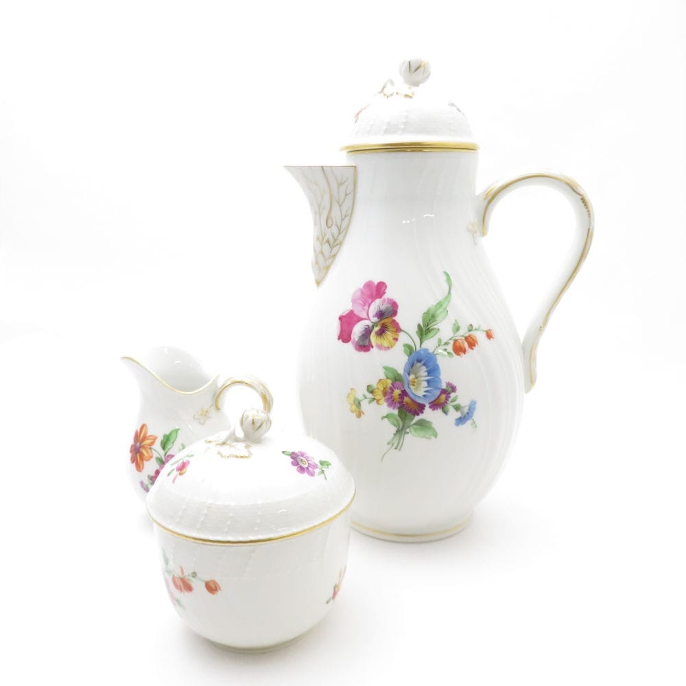 美品 KPM BERLIN KPMベルリン Neuosier ノイオジェール コーヒーポット&シュガーポット&クリーマー 3点 セット 茶器 金彩 フラワーブーケ 花 蝶 SU8338U 【中古】