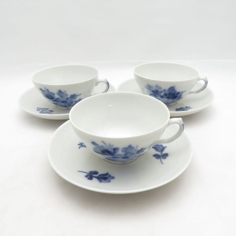美品 ROYAL COPENHAGEN ロイヤルコペンハーゲン ブルーフラワープレイン ティーカップ＆ソーサー 3客 セット 紅茶 SO4762E1 【中古】