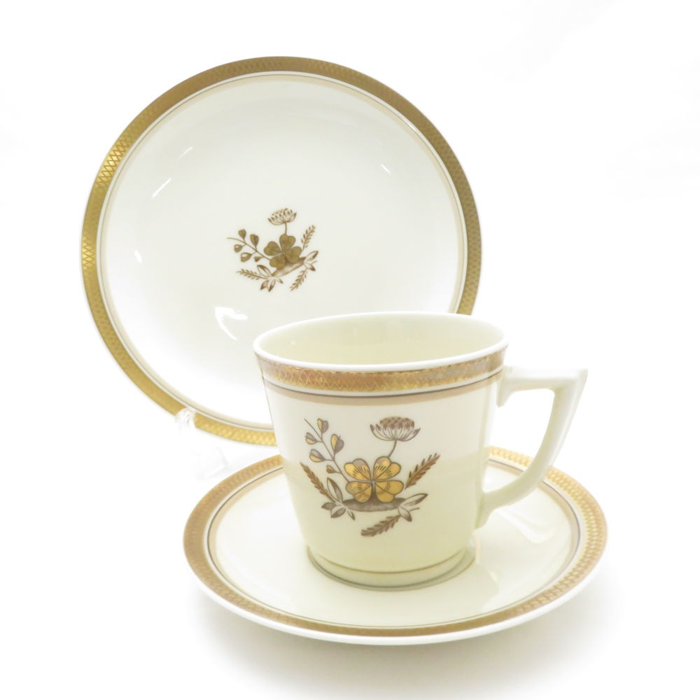 美品 ROYAL COPENHAGEN ロイヤルコペンハーゲン ゴールデンクローバー カップ＆ソーサー 中皿 2点 トリオ デザートプレート パン ケーキ SU8447F 【中古】