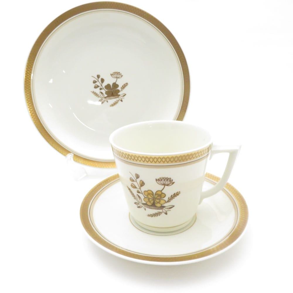 美品 ROYAL COPENHAGEN ロイヤルコペンハーゲン ゴールデンクローバー カップ＆ソーサー 中皿 2点 トリオ デザートプレート パン ケーキ SU8449F 【中古】