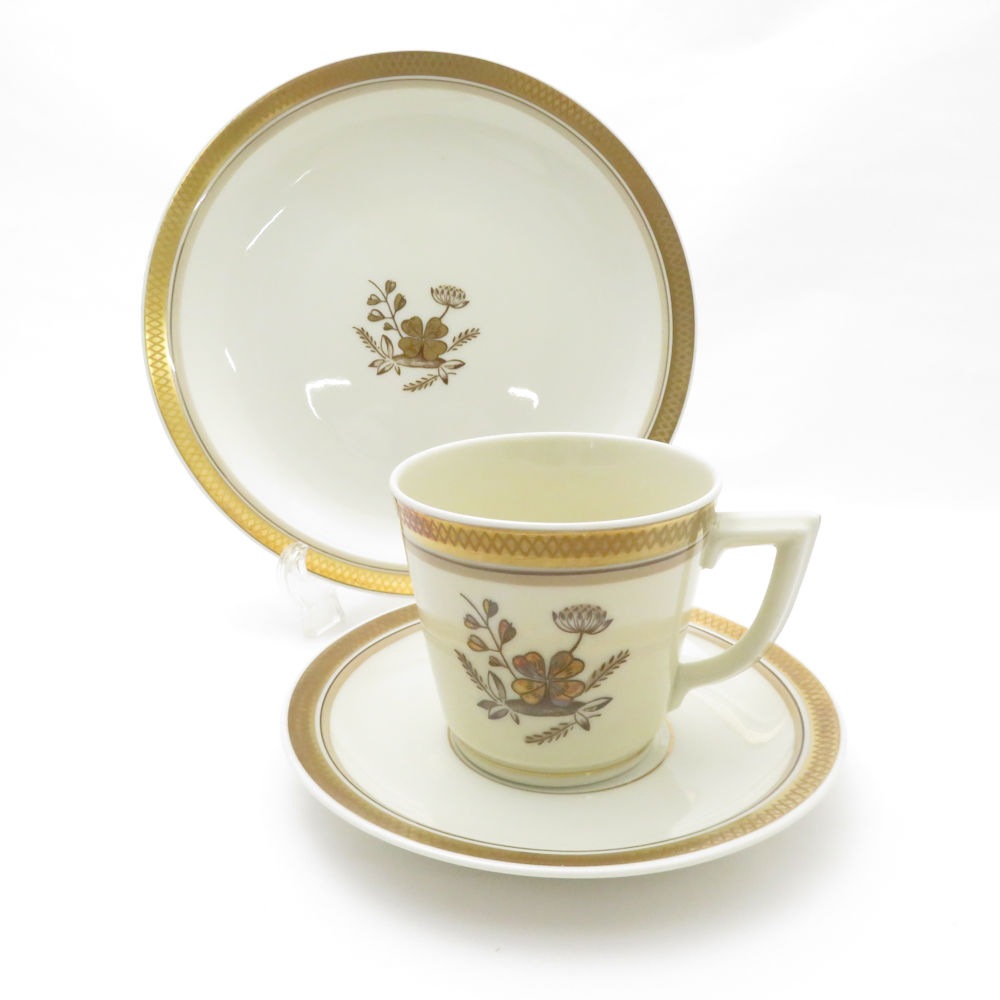 美品 ROYAL COPENHAGEN ロイヤルコペンハーゲン ゴールデンクローバー カップ＆ソーサー 中皿 2点 トリオ デザートプレート パン ケーキ SU8453F 【中古】