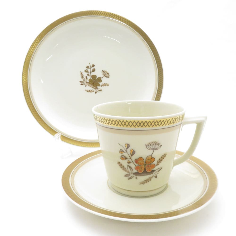 美品 ROYAL COPENHAGEN ロイヤルコペンハーゲン ゴールデンクローバー カップ＆ソーサー 中皿 2点 トリオ デザートプレート パン ケーキ SU8455F 【中古】