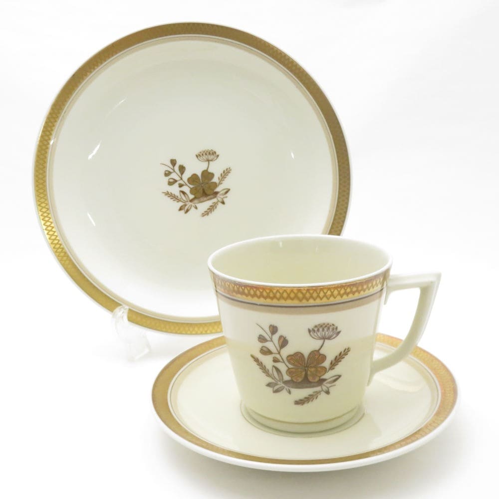美品 ROYAL COPENHAGEN ロイヤルコペンハーゲン ゴールデンクローバー カップ＆ソーサー 中皿 2点 トリオ デザートプレート パン ケーキ SU8457F 【中古】