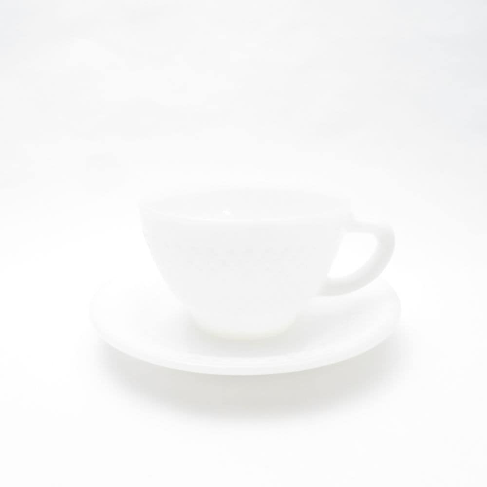 美品 Federal フェデラル ホワイトカメリア ティーカップ＆ソーサー ミルクガラス ヴィンテージ SY10270A3 【中古】