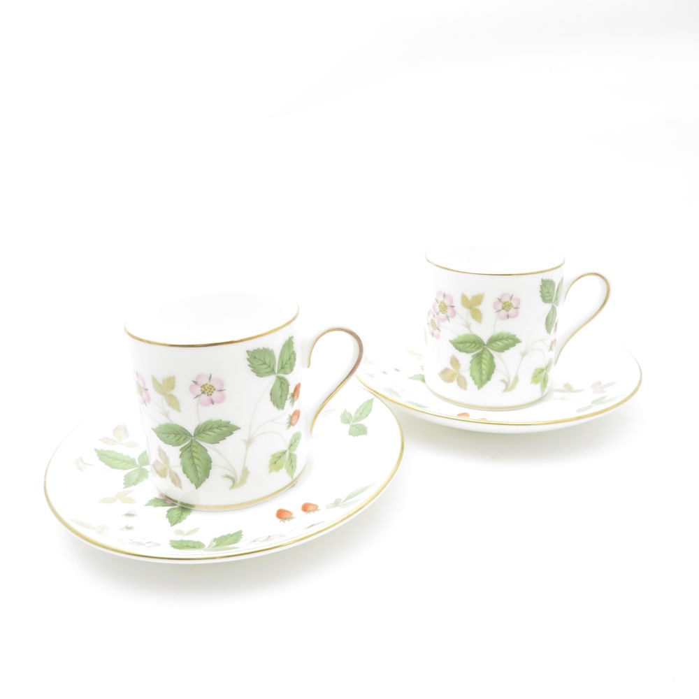 美品 WEDGWOOD ウェッジウッド ワイルドストロベリー コーヒーカップ＆ソーサー 2客 ペア ボンド デミタス 金彩 花柄 黒壺 英国 SU8931B4 【中古】