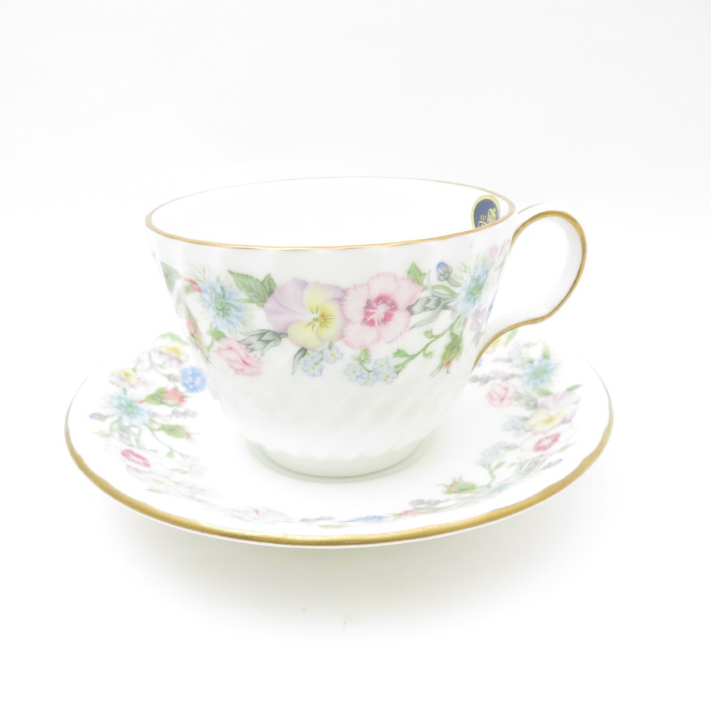 美品 Aynsley エインズレイ ワイルドチューダー ティーカップ＆ソーサー SY11351G1 【中古】